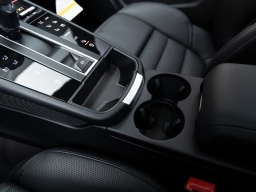 Porsche Macan Base AWD 2026