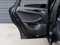 Porsche Macan Base AWD 2026