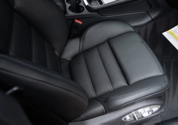Porsche Macan Base AWD 2026