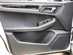 Porsche Macan T AWD 2026