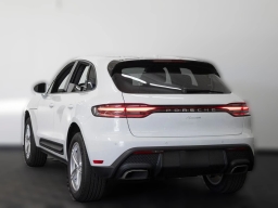 Porsche Macan Base AWD 2026