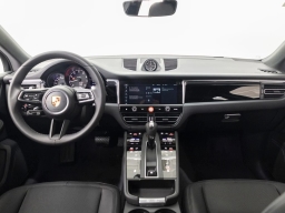 Porsche Macan Base AWD 2026