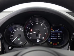 Porsche Macan Base AWD 2026