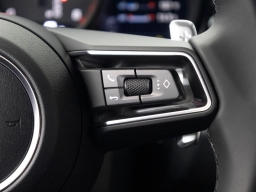 Porsche Macan Base AWD 2026