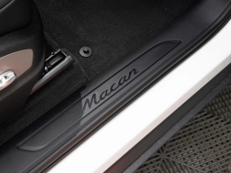 Porsche Macan Base AWD 2026