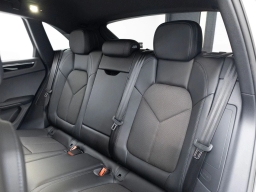 Porsche Macan Base AWD 2026