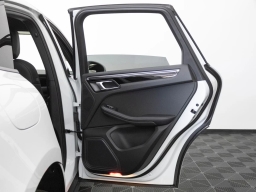 Porsche Macan Base AWD 2026