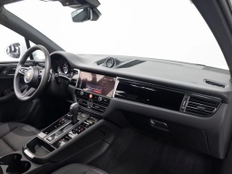 Porsche Macan Base AWD 2026