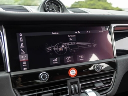Porsche Macan T AWD 2026