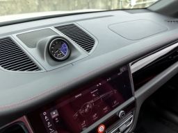 Porsche Macan T AWD 2026