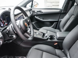 Porsche Macan T AWD 2026