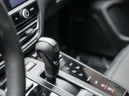Porsche Macan T AWD 2026