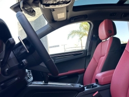 Porsche Macan Base AWD 2026