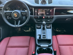 Porsche Macan Base AWD 2026