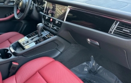 Porsche Macan Base AWD 2026