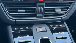 Porsche Macan Base AWD 2026