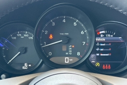 Porsche Macan Base AWD 2026