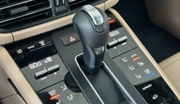 Porsche Macan Base AWD 2026