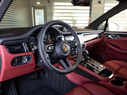 Porsche Macan Base AWD 2026