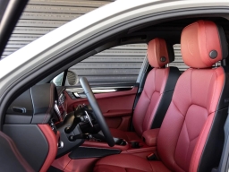 Porsche Macan Base AWD 2026