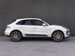 Porsche Macan Base AWD 2026