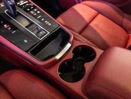 Porsche Macan Base AWD 2026
