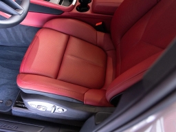 Porsche Macan Base AWD 2026