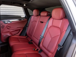 Porsche Macan Base AWD 2026