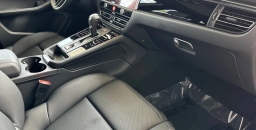 Porsche Macan T AWD 2026