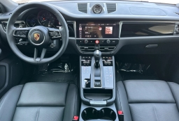 Porsche Macan T AWD 2026