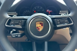 Porsche Macan T AWD 2026