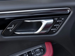 Porsche Macan T AWD 2026
