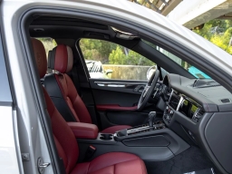 Porsche Macan T AWD 2026