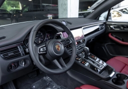 Porsche Macan T AWD 2026