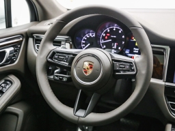 Porsche Macan T AWD 2026
