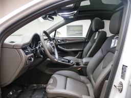 Porsche Macan T AWD 2026