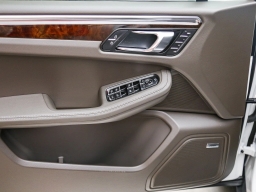 Porsche Macan T AWD 2026