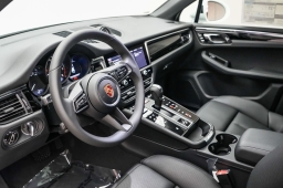 Porsche Macan Base AWD 2026