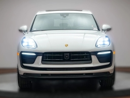 Porsche Macan Base AWD 2026