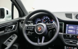 Porsche Macan Base AWD 2026