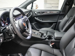Porsche Macan Base AWD 2026