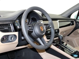 Porsche Macan Base AWD 2026
