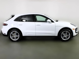 Porsche Macan Base AWD 2026
