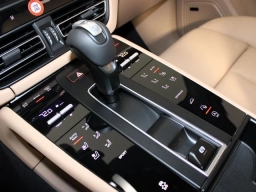 Porsche Macan Base AWD 2026
