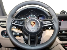 Porsche Macan Base AWD 2026
