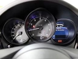 Porsche Macan Base AWD 2026