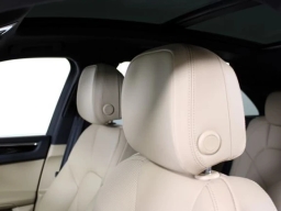 Porsche Macan Base AWD 2026
