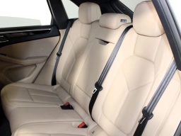Porsche Macan Base AWD 2026