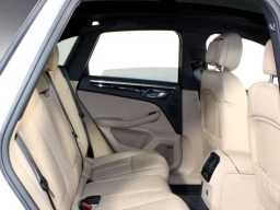 Porsche Macan Base AWD 2026