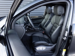 Porsche Macan Base AWD 2026